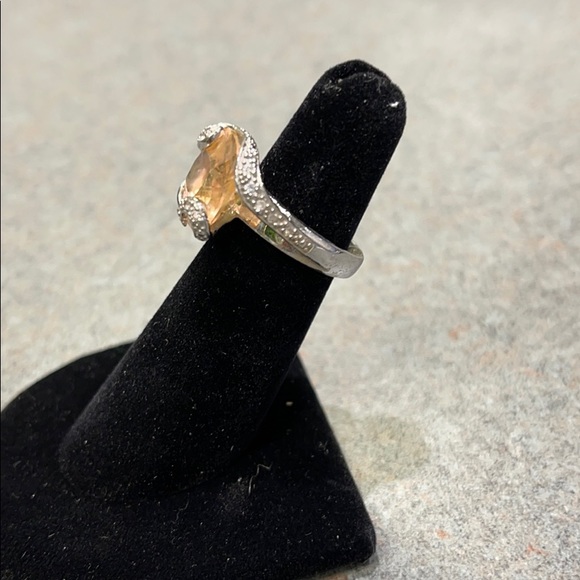 Ring - Picture 3 of 4